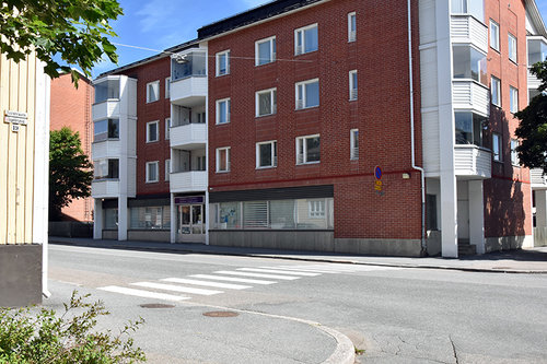 Sandvikens församlingshem Trevånings höghus av rött tegel.