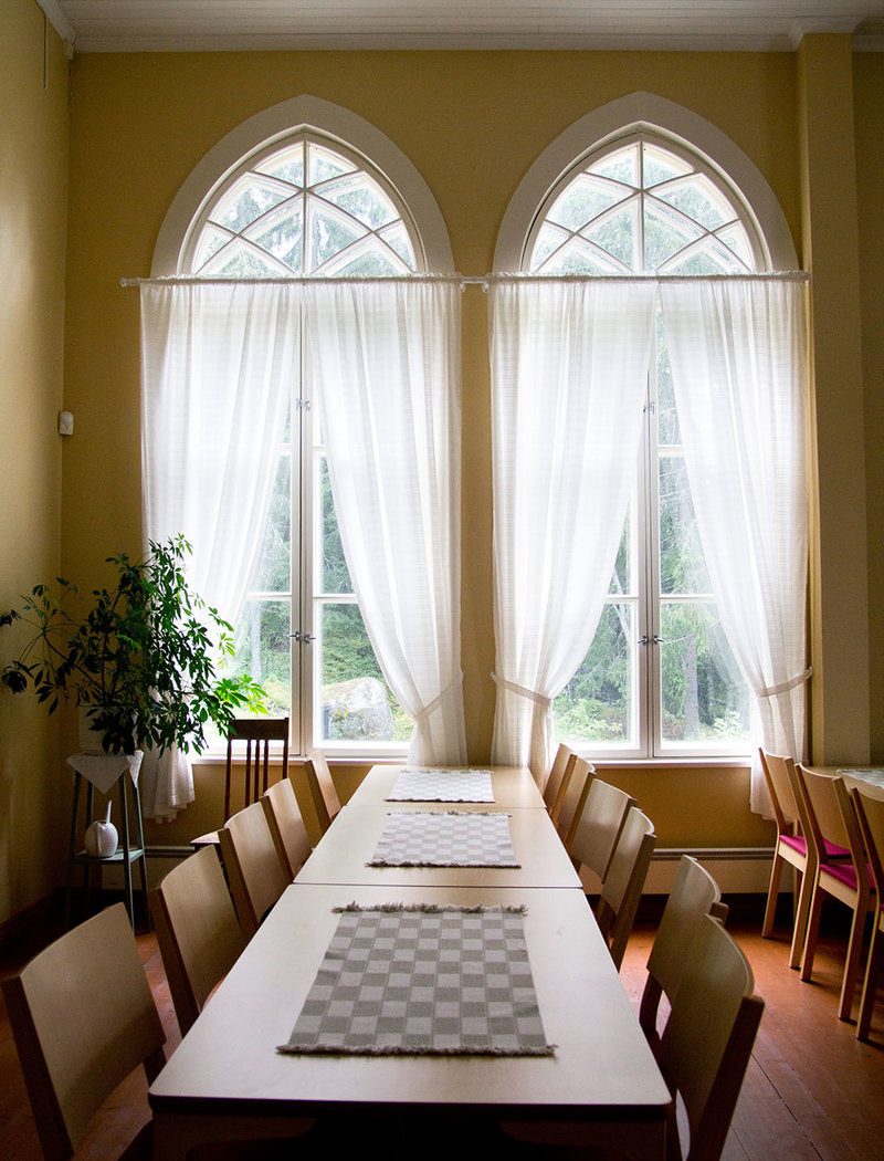 Öppna bilden i större format Serveringsrummet i Sundom kyrka