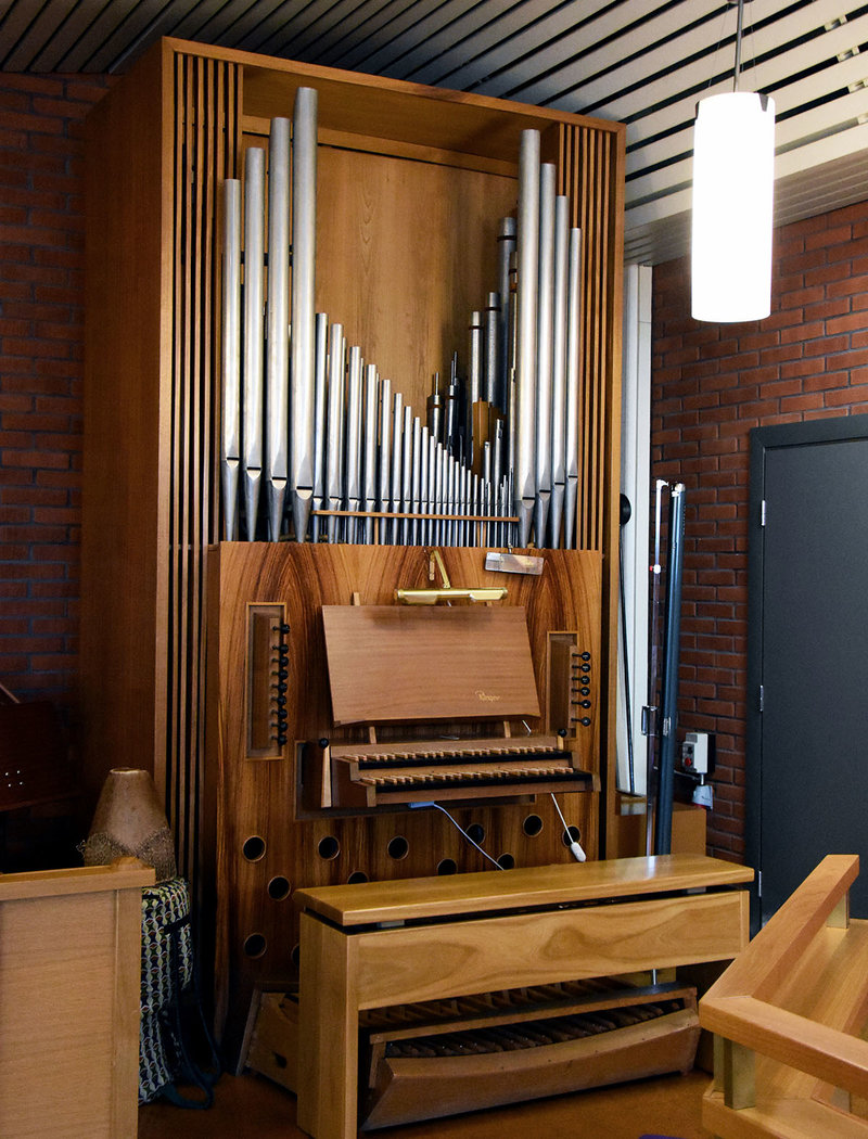 Orgeln i Korsnästågets församlingscenters kapell