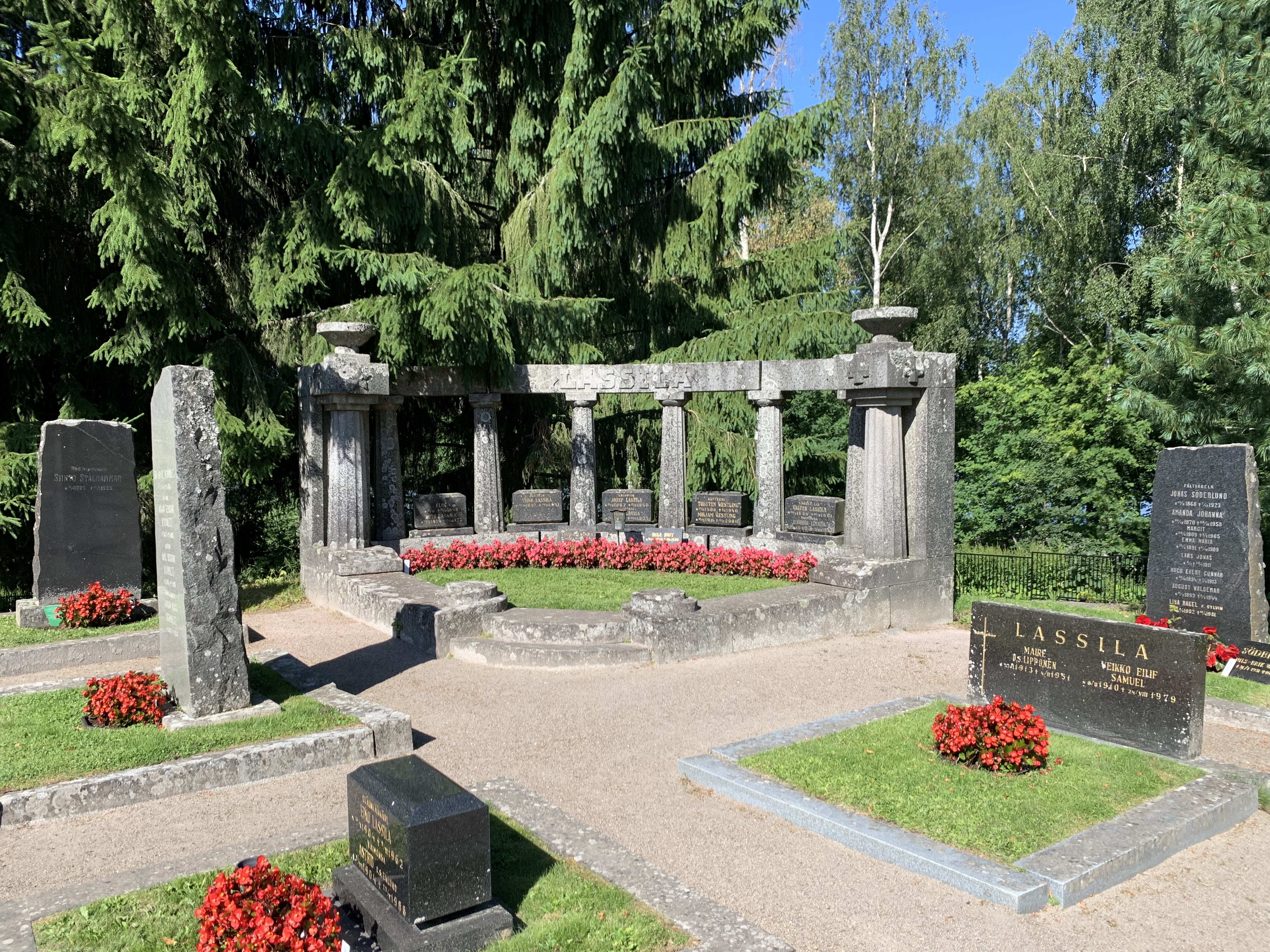 Gravar på en begravningsplats.